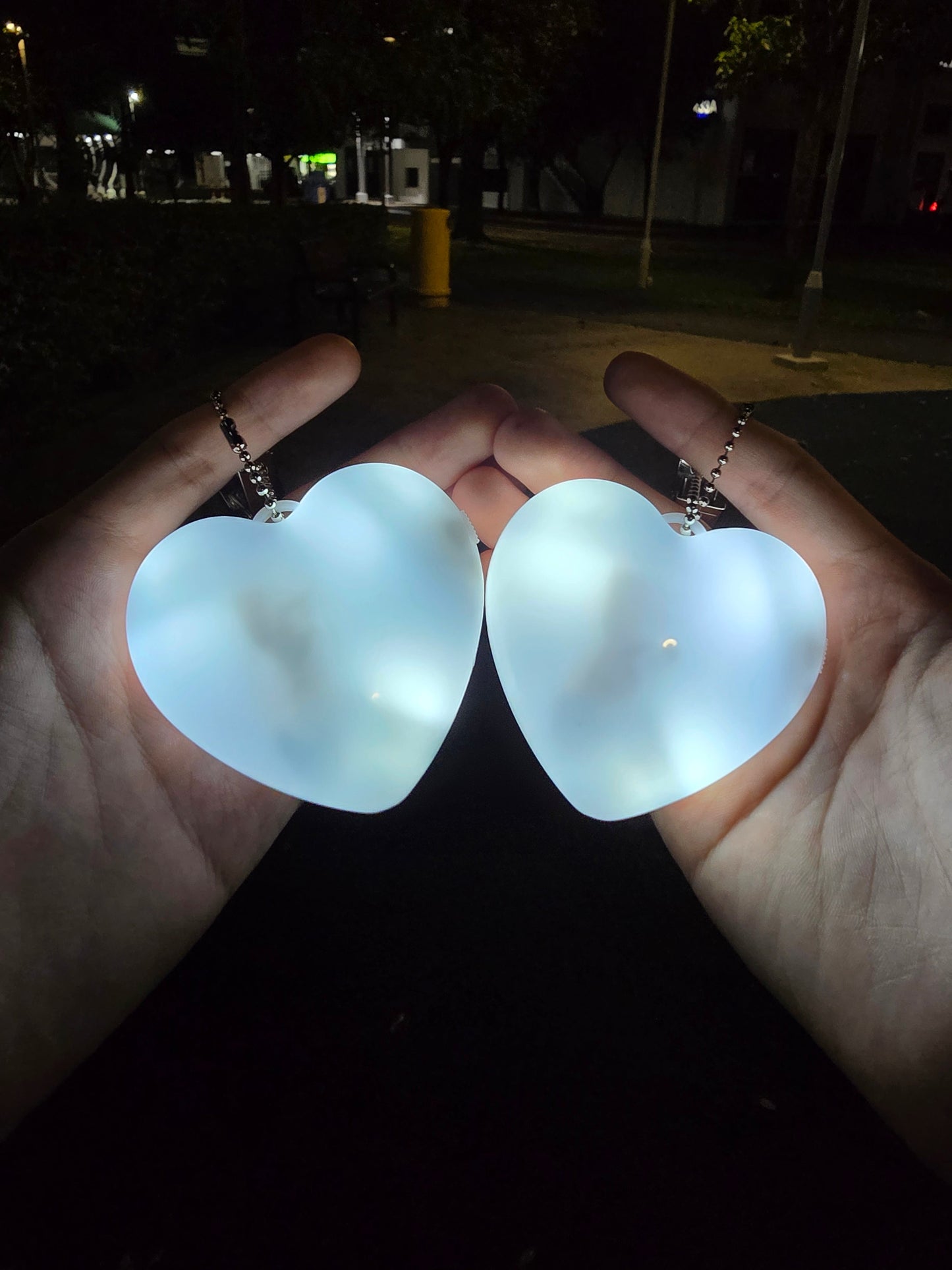 HeartGlow™ – The Cutest Glowing Bag Charm!